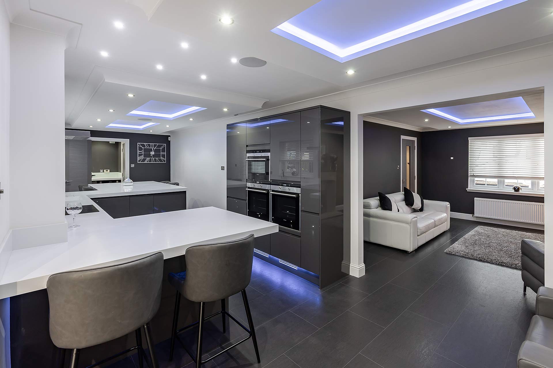 Robertson Gardens Kitchen image